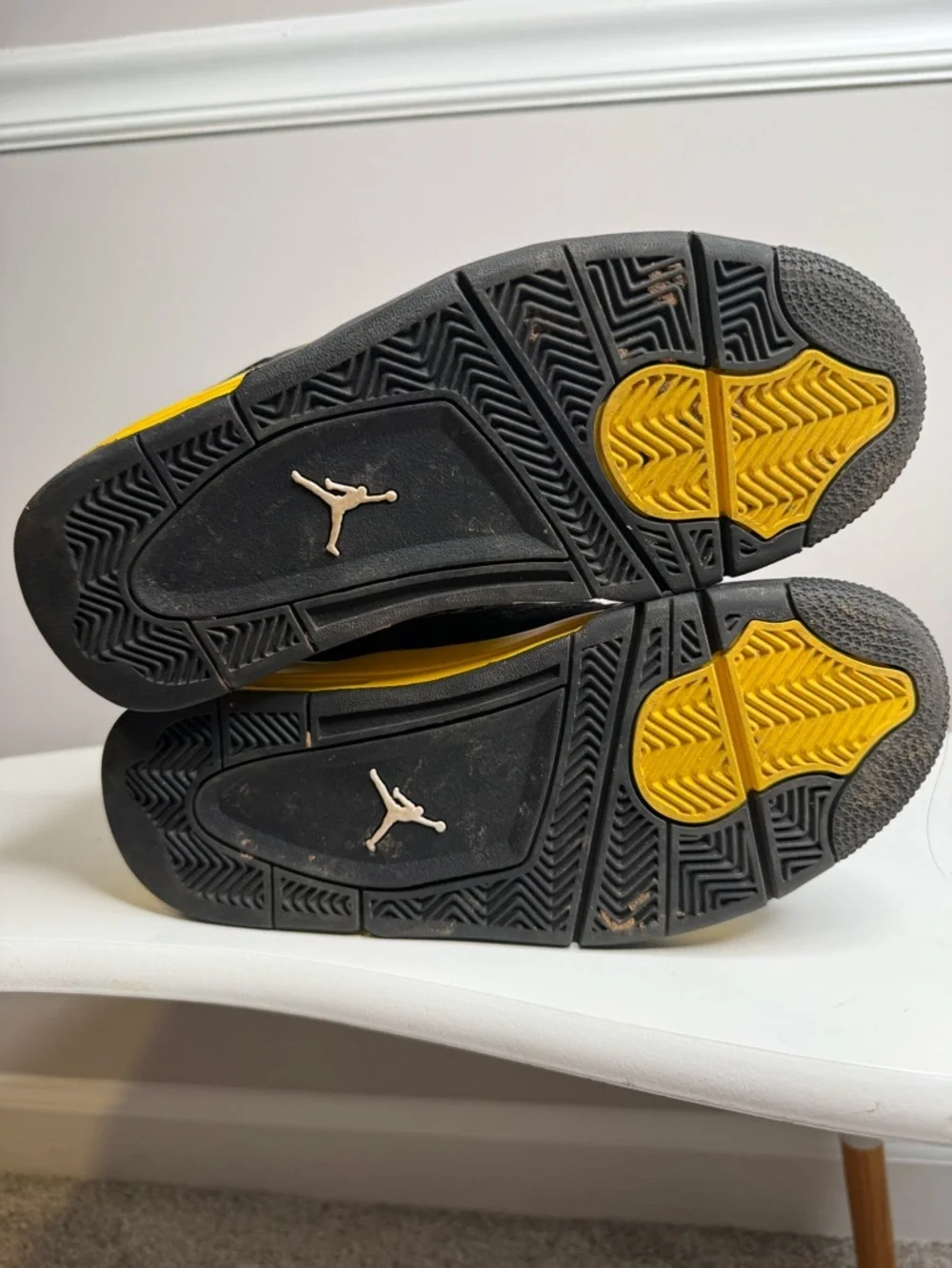 Jordon 4 Retro Grade School Kids Black and Yellow Sneakers